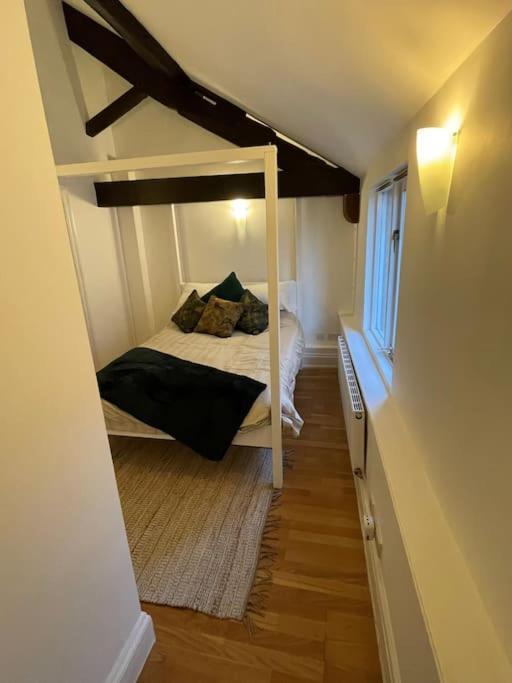Lovely 2 Bedroom Penthouse Apartment In Chester - Free Parking!! Dış mekan fotoğraf