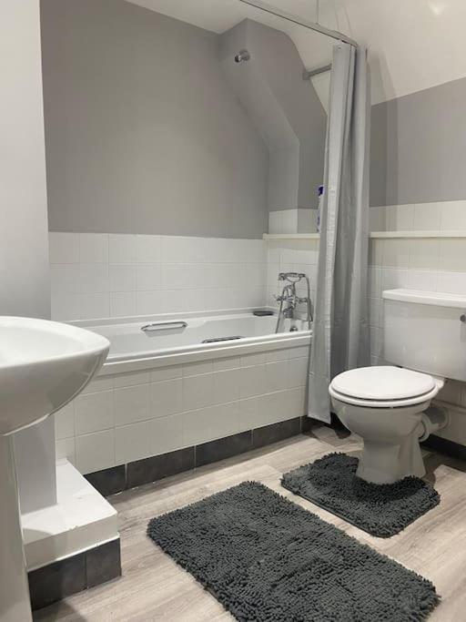 Lovely 2 Bedroom Penthouse Apartment In Chester - Free Parking!! Dış mekan fotoğraf