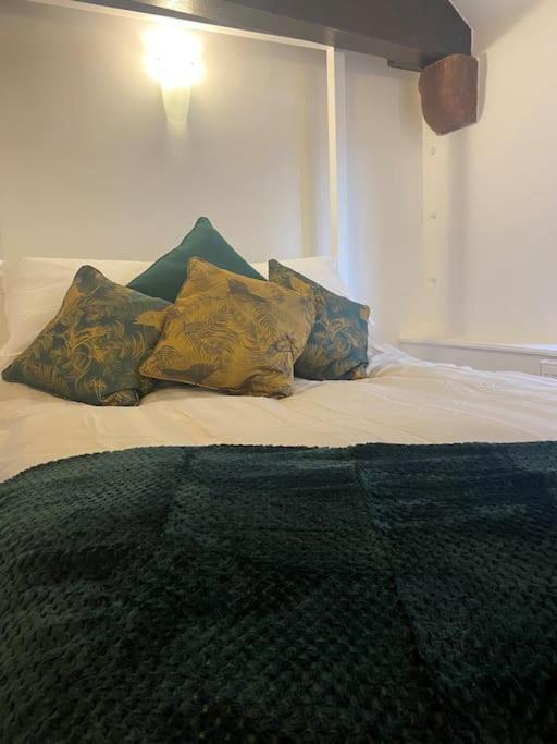 Lovely 2 Bedroom Penthouse Apartment In Chester - Free Parking!! Dış mekan fotoğraf